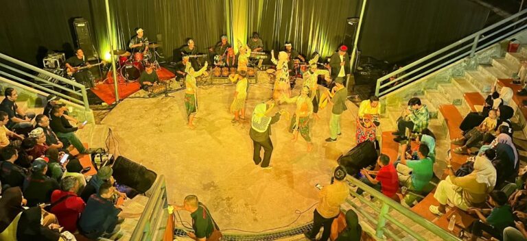 Baraja Amphitheater Kolaborasi dengan Gardu Music Hadirkan Cirebon Rhythm Etnik Orkestra